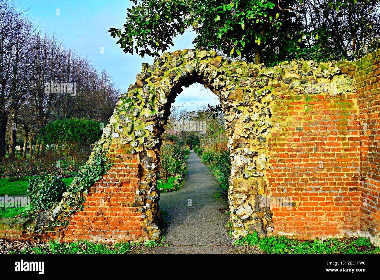 Garten-Bogen Stockfoto