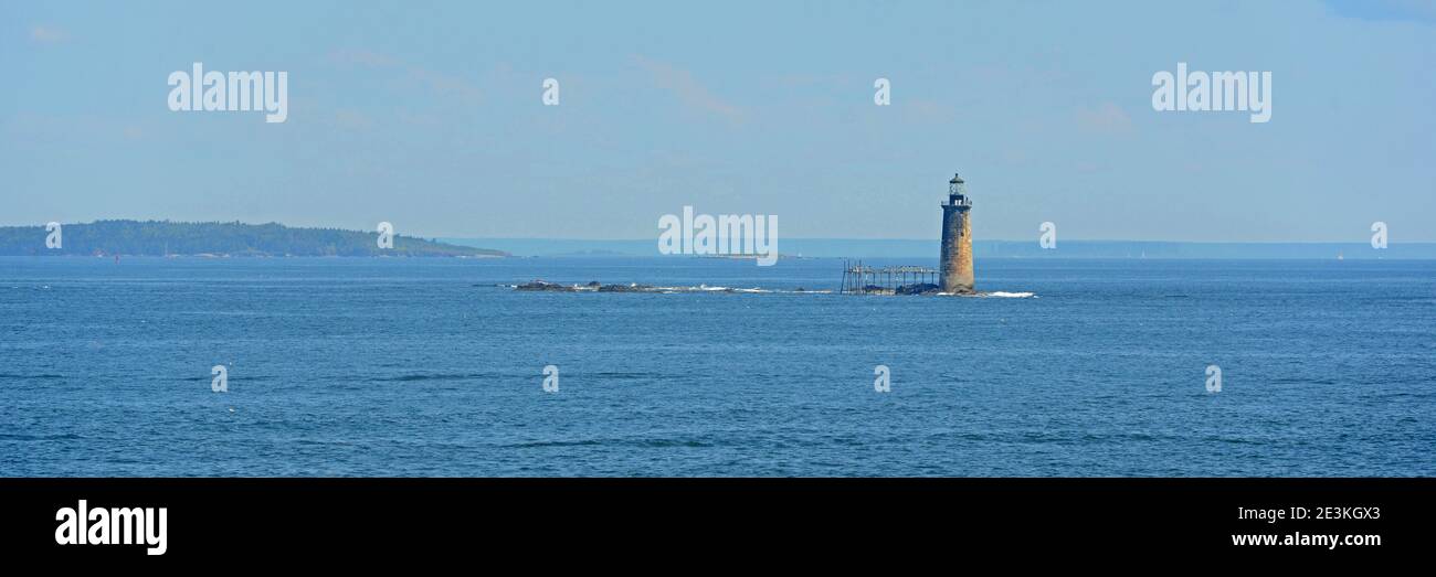 RAM Island Ledge ist ein Leuchtturm an der Casco Bay in der Nähe von Portland, Maine, USA. Stockfoto