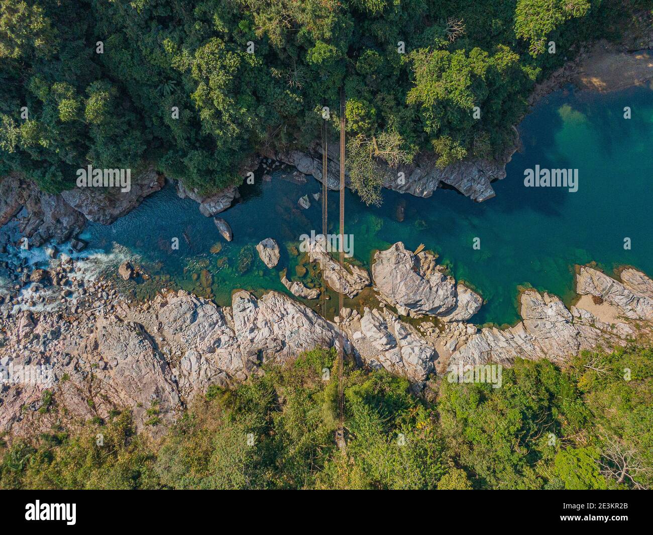 Luftaufnahme des Flusses Umngi in Meghalaya, Indien Stockfoto
