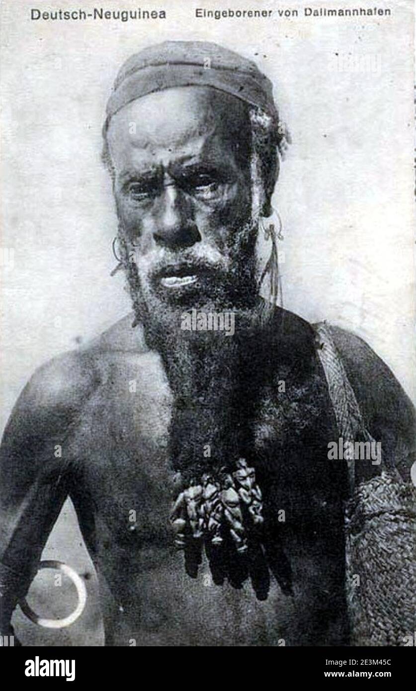 Mann aus Dallmannhafen, Küstenregion Sepik, Deutsch-Neuguinea. Stockfoto