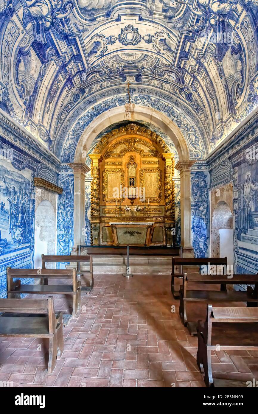 Blue Azulejos in Sao Filipe Schlosskapelle, Setubal, Lissabon Küste, Portugal Stockfoto