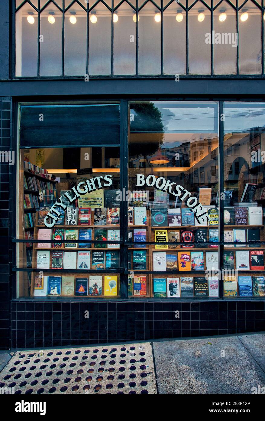 USA / Kalifornien / San Francisco / Buchhandlungen /Fensterdisplay des unabhängigen Buchhänders City Lights in San Francisco . Stockfoto