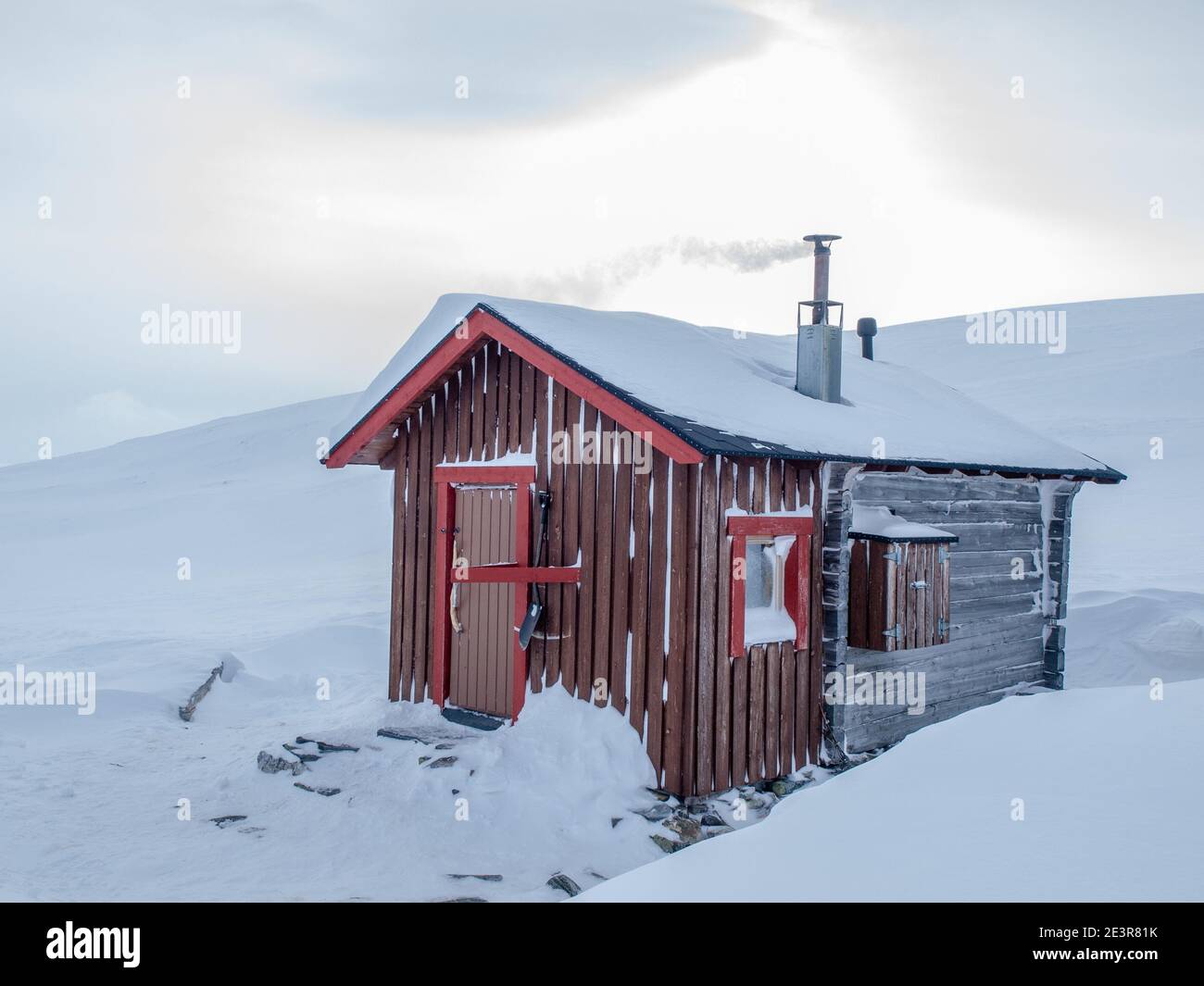 Eine finnische Berghütte in der Nähe von Halti im Winter Stockfoto