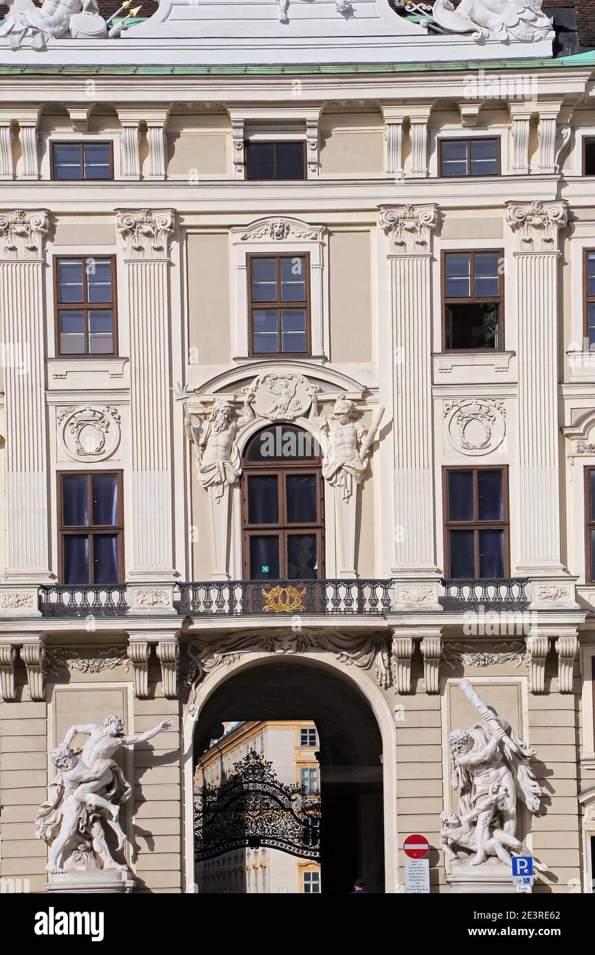 Wien, Österreich - 24. April 2019: Hofburg, Heldenplatz, Wien Stockfoto