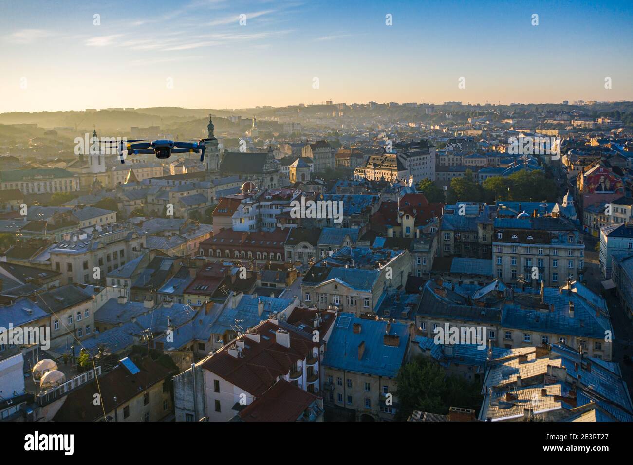 Lviv, Ukraine - August 2020: Luftaufnahme auf Lviv von Drohne Stockfoto