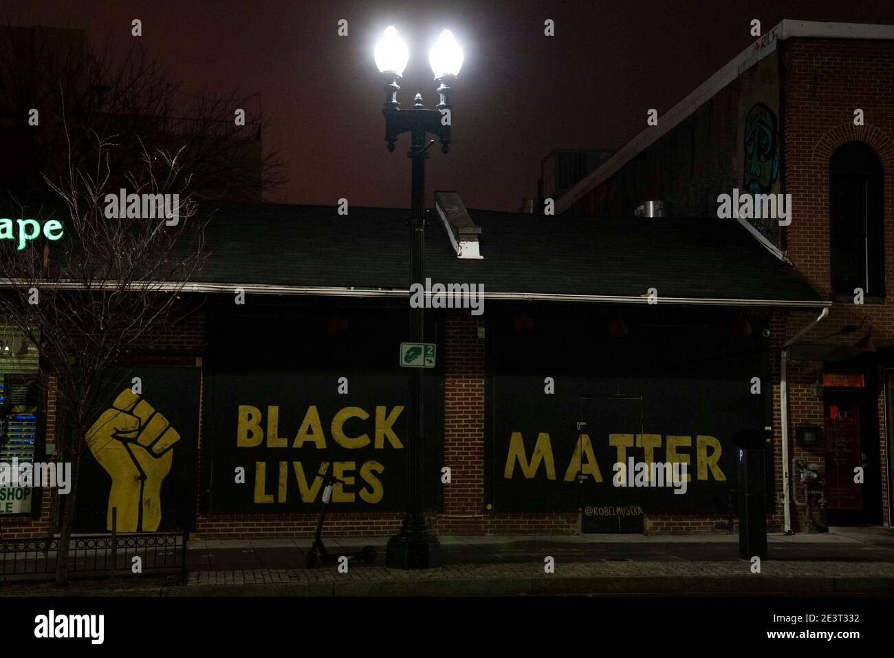20. Januar 2021, Washington, DC, USA: Ein Wandbild der Schwarzen lebt Materie in Washington, D.C., am 20. Januar 2020, dem Tag der Einweihung. (Bild: © Dominick Sokotoff/ZUMA Wire) Stockfoto