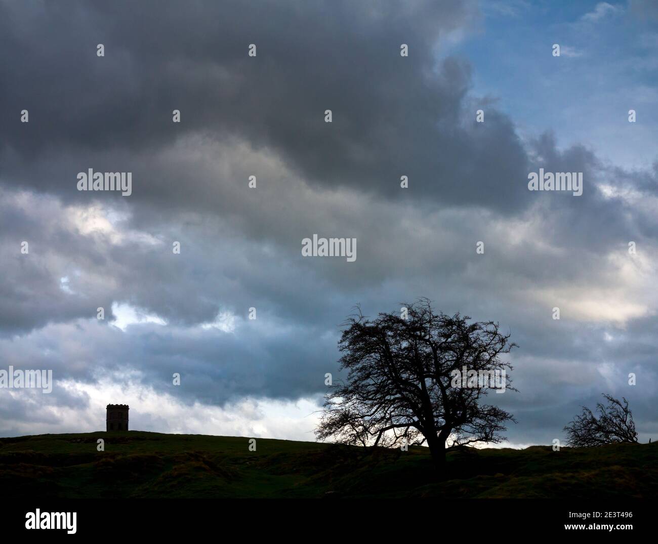 Solomon's Tempel oder Grinlow Tower eine viktorianische Torheit auf der Gipfel des Grin Low Hill in der Nähe von Buxton in der Derbyshire Peak District England Großbritannien gebaut 1896 Stockfoto