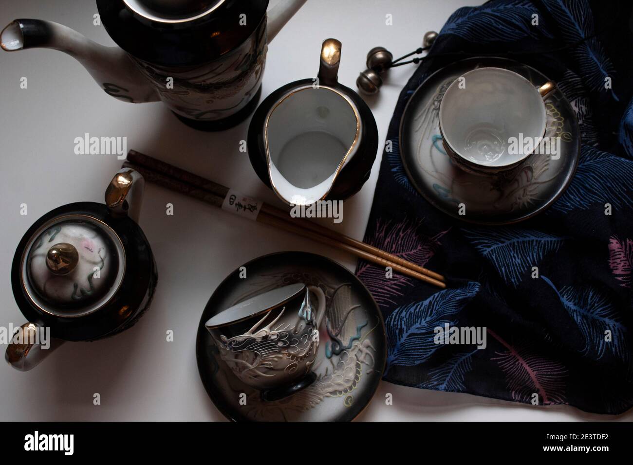 Antikes Japanisches Teeset Stockfoto