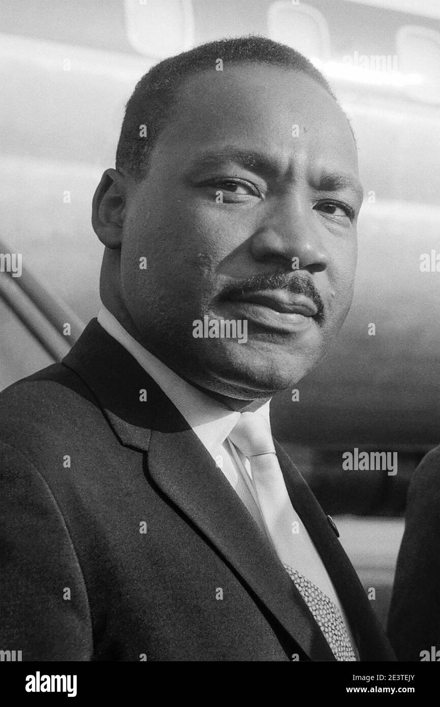 Martin Luther King, Jr. am 15. August 1964 auf dem Amsterdamer Flughafen Schiphol. Stockfoto