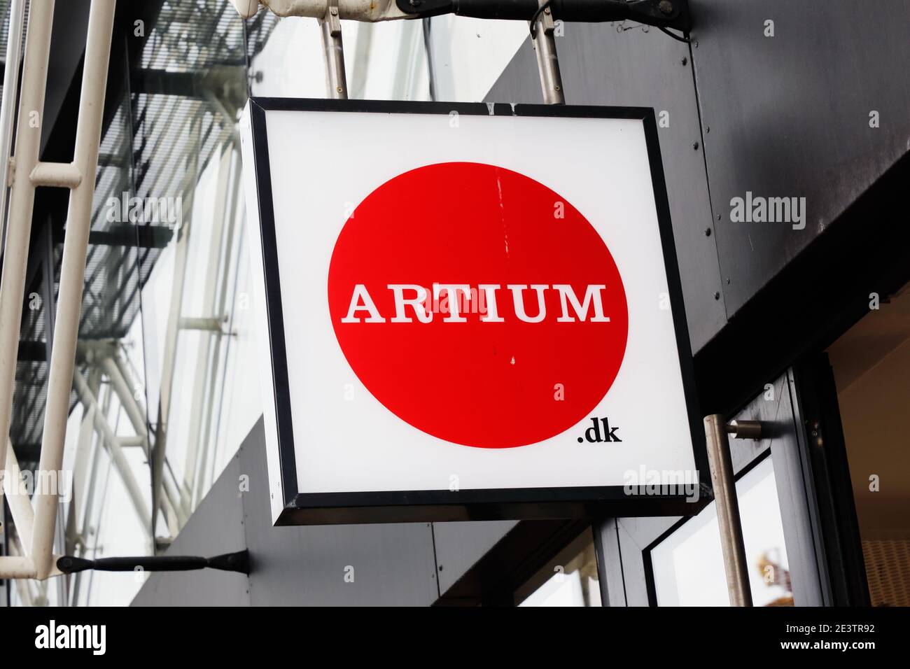 Kopenhagen, Dänemark - 4. September 2019: Der Artium-Shop an der Vesterbrogade 1 mit dänischen und skandinavischen Designs. Stockfoto