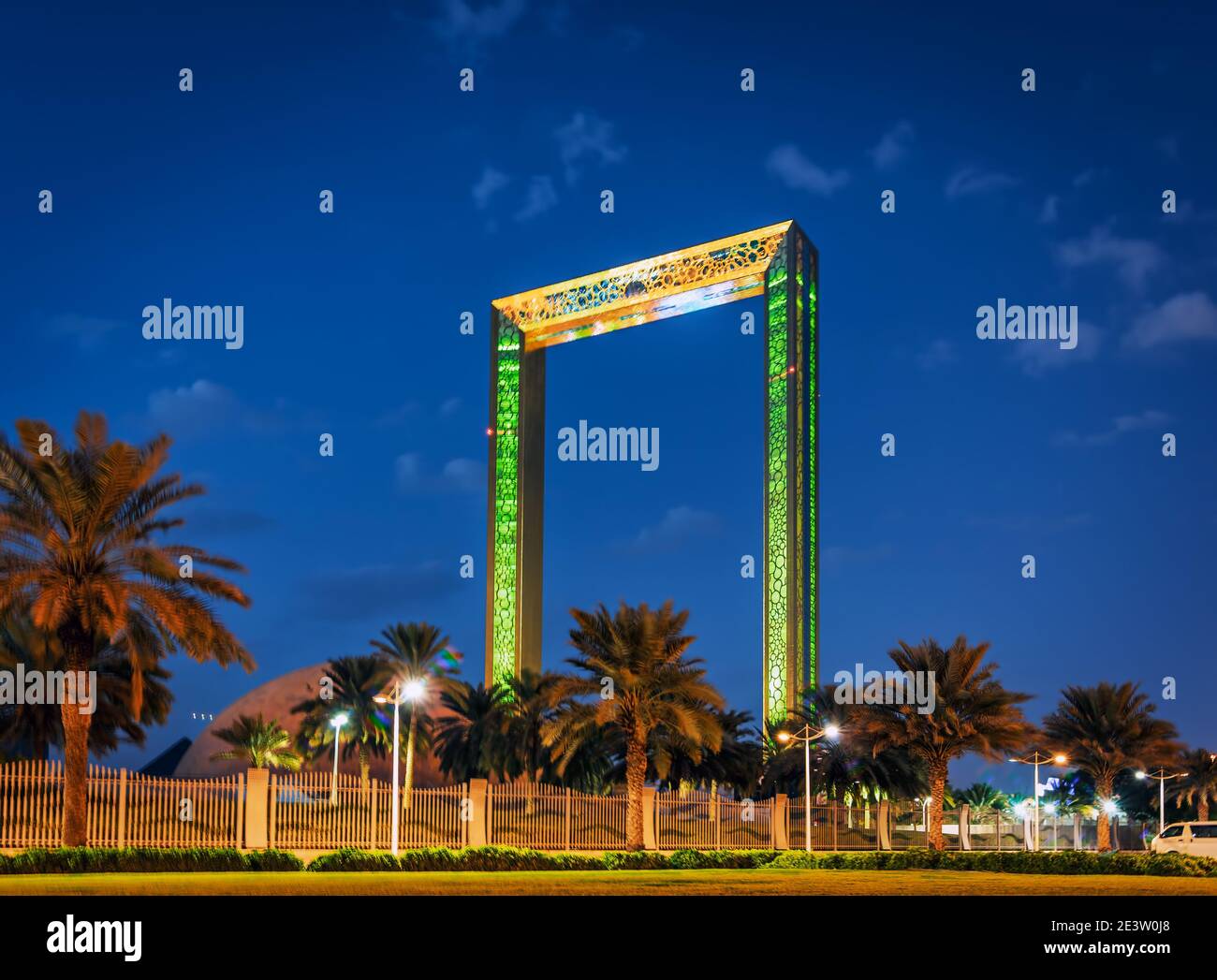 DUBAI, VAE - 25. Dezember 2020: Blick auf den berühmten Dubai Frame in Dubai, Vereinigte Arabische Emirate. Stockfoto