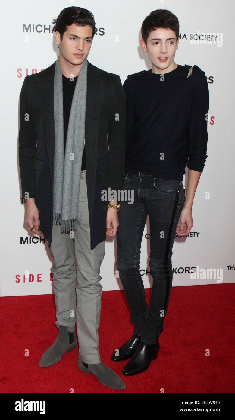 Peter Brent Jr. und Harry Brent besuchen die Premiere von 'Side Effects' am AMC Lincoln Square in New York City am 31. Januar 2013. Foto: Henry McGee/MediaPunch Stockfoto