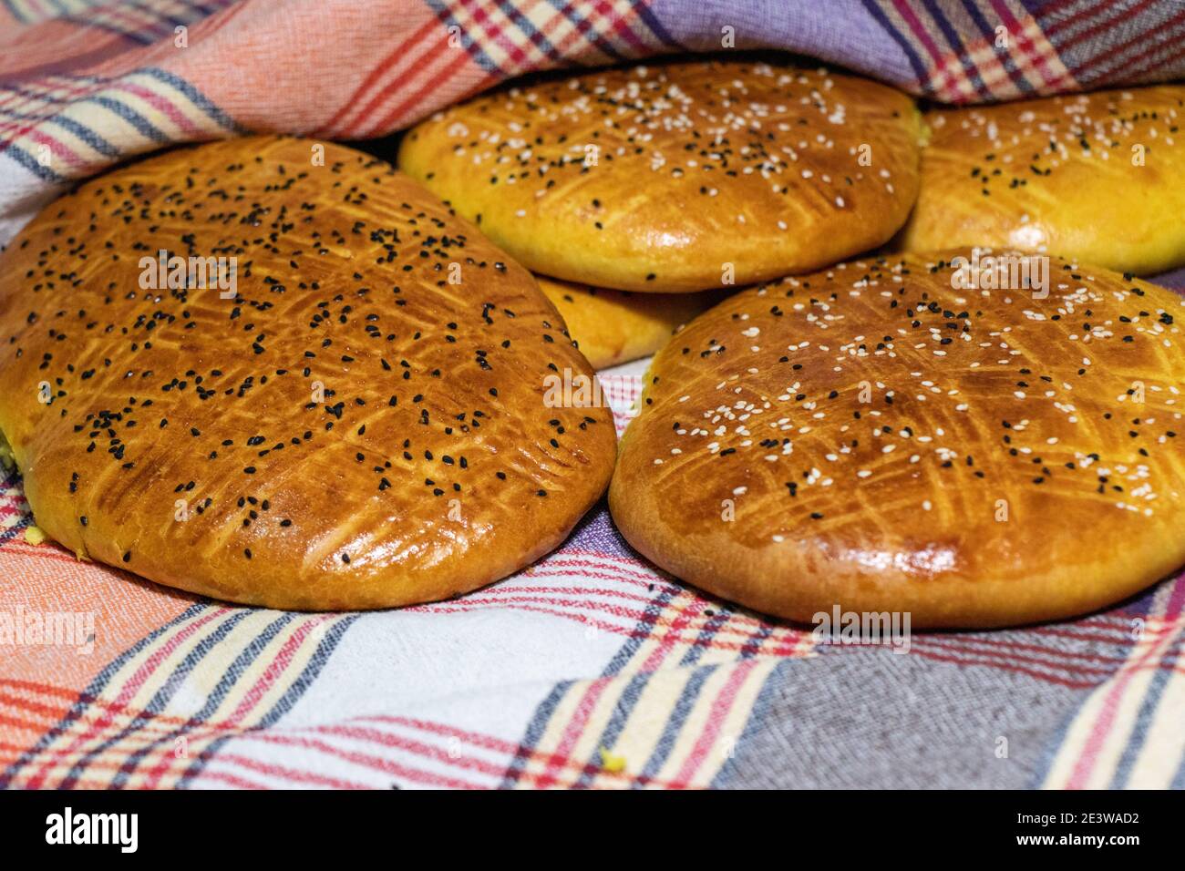 Frisch Gebackenes Brot. Warmes, leckeres Brot. Bäckerei und Gebäck Thema Stockfoto