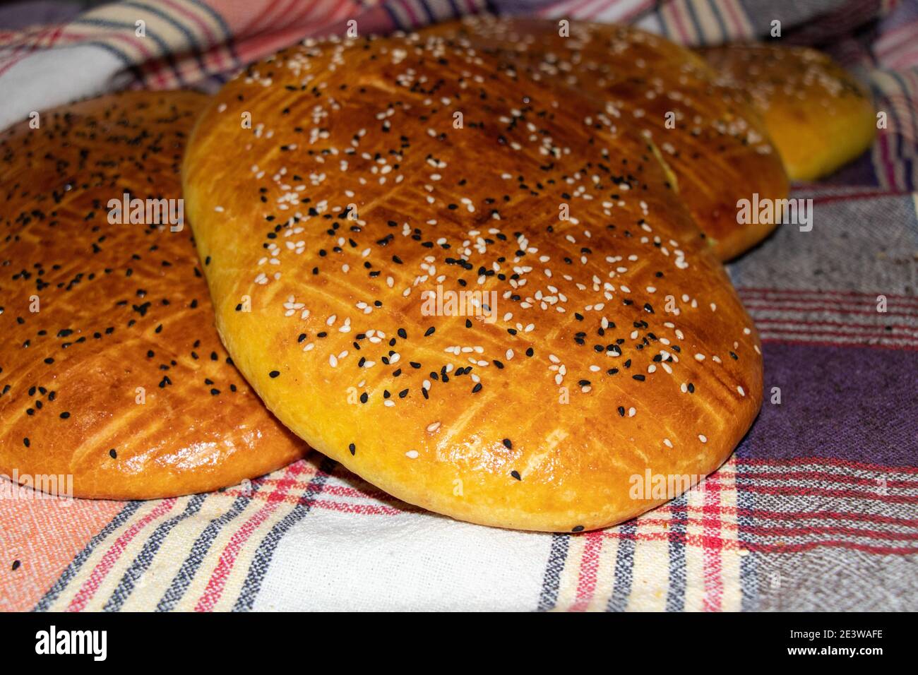 Frisch Gebackenes Brot. Warmes, leckeres Brot. Bäckerei und Gebäck Thema Stockfoto