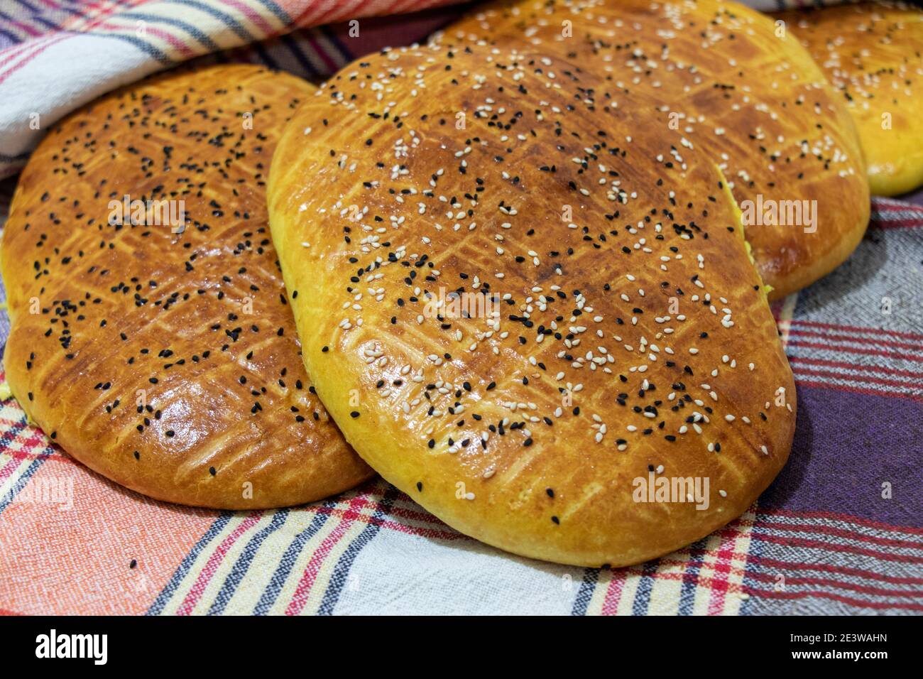 Frisch Gebackenes Brot. Warmes, leckeres Brot. Bäckerei und Gebäck Thema Stockfoto