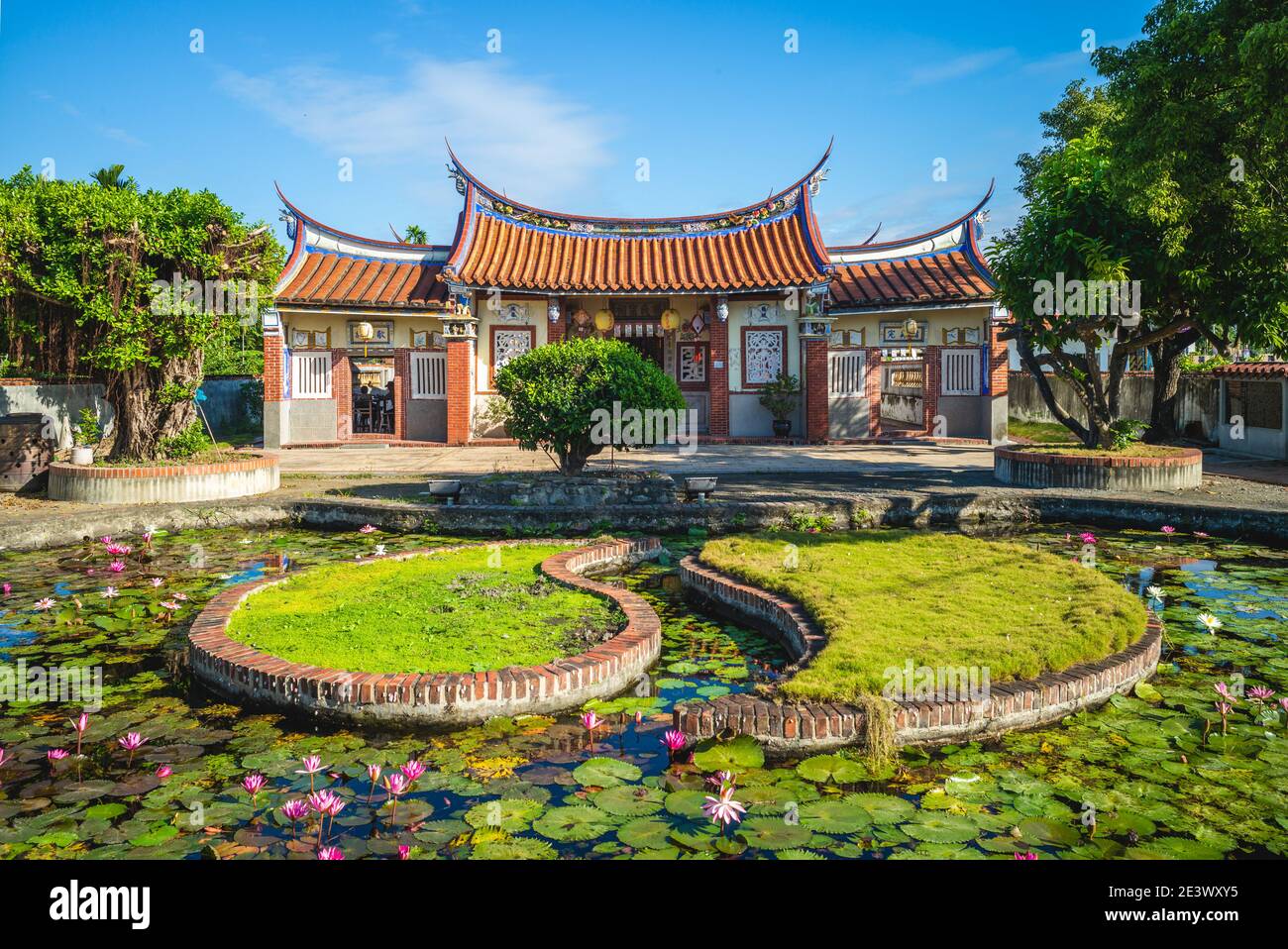 24. Dezember 2020: Ancestral Hall der Familie Yang, ein Heiligtum der Vorfahren in Jiadong Township, Bezirk Pingtung, Taiwan, wurde 1923 mit Spendengeldern erbaut Stockfoto