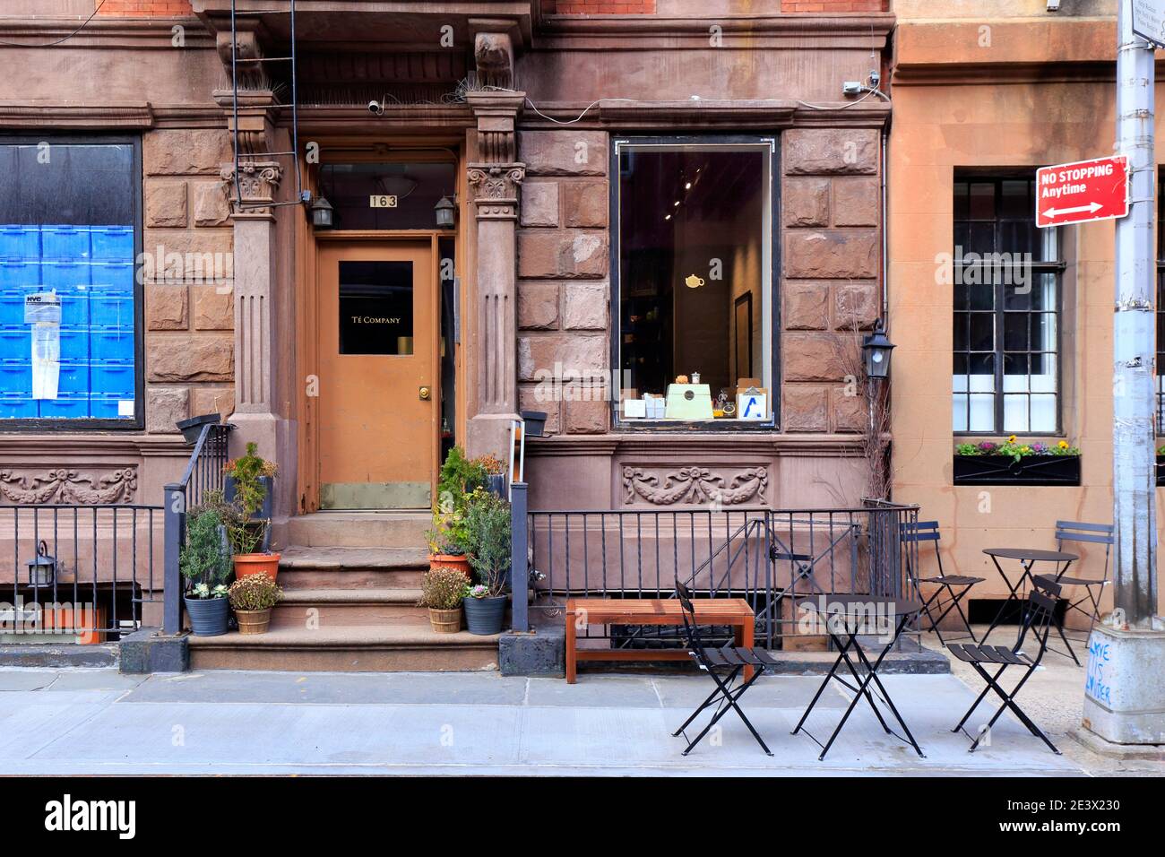 Té Company, 163 West 10. St, New York, NYC Foto von einem Teehaus und einem Restaurant im Stadtteil Greenwich Village in Manhattan. Stockfoto