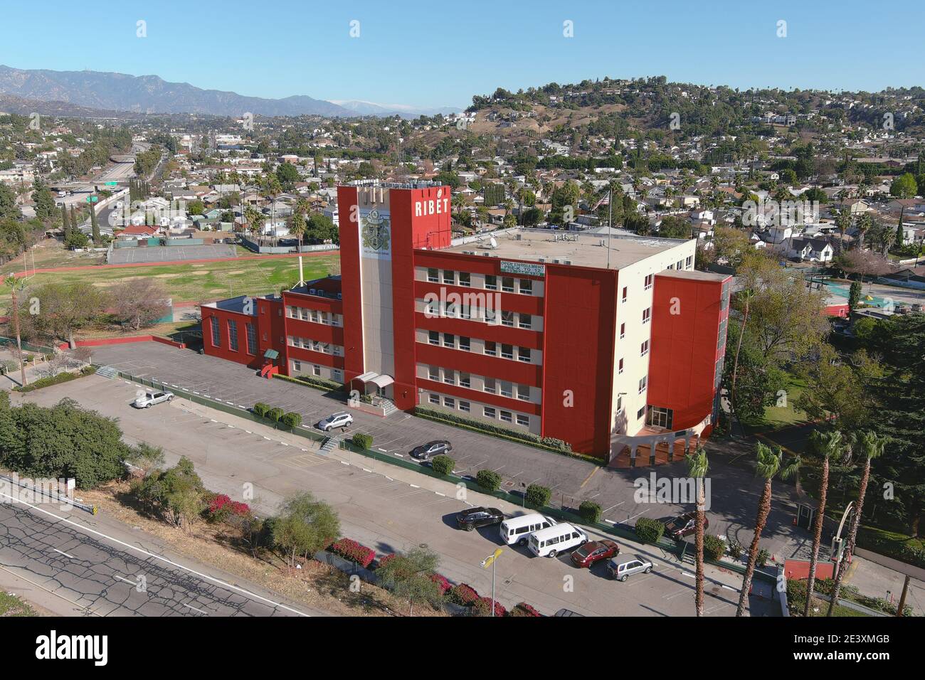 Eine Luftaufnahme der Ribet Academy College Preparatory School, Mittwoch, 21. Januar 2021, in Los Angeles. Stockfoto