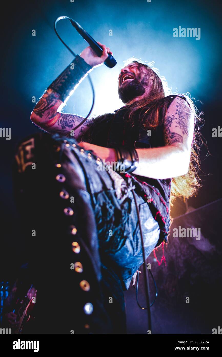 ITALIEN, ROMAGNANO SESIA, 2014: Stu Block, Sänger der amerikanischen Heavy Metal Band Iced Earth, tritt live auf der Bühne in der Rock N Roll Arena auf Stockfoto