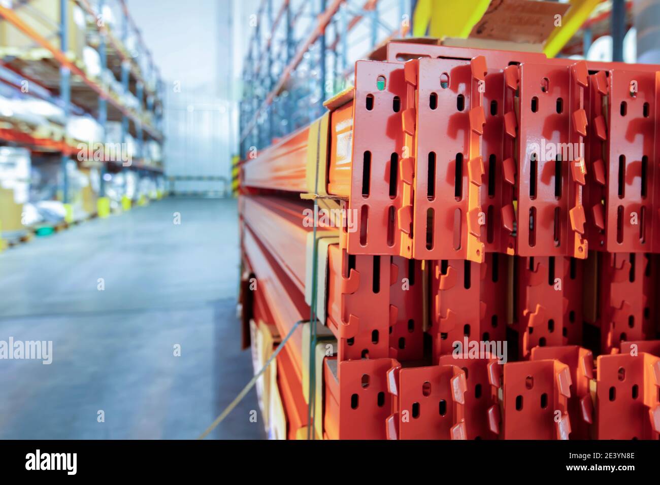 Industrial Shelf Warehouse Shelves Distribution Stockfotos und -bilder