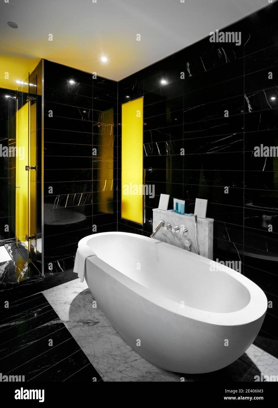 Hilton Tower, 303 Deansgate, Manchester. . Innenräume - Badezimmer Ian Simpson Architects Hotels Stockfoto