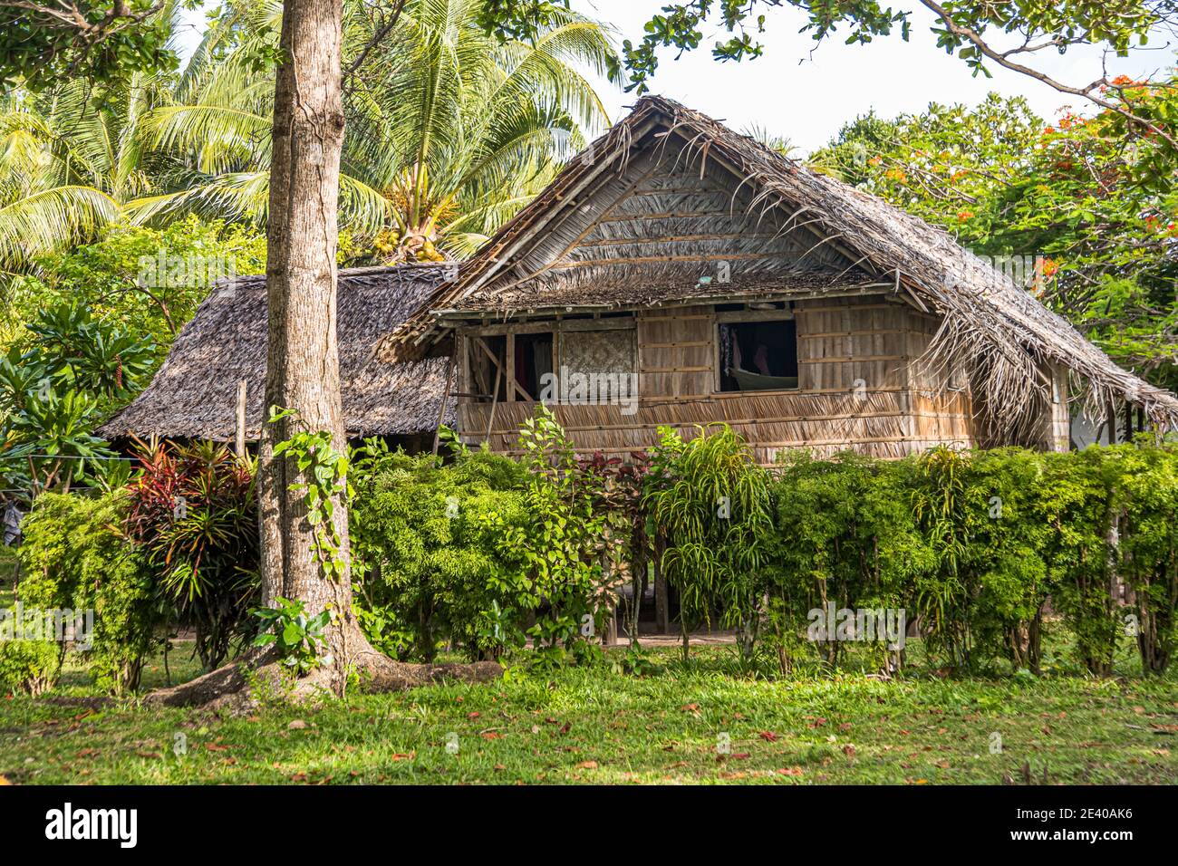 Typisches Stelzenhaus auf den Deboyne-Inseln, Papua-Neuguinea Stockfoto