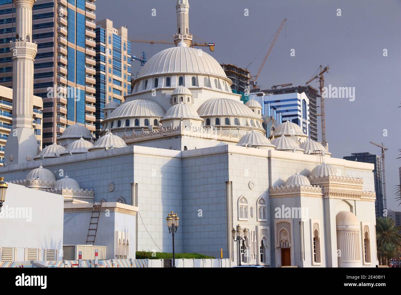 Sharjah Wahrzeichen der Stadt, Vereinigte Arabische Emirate (VAE). Al-Noor-Moschee Stockfoto