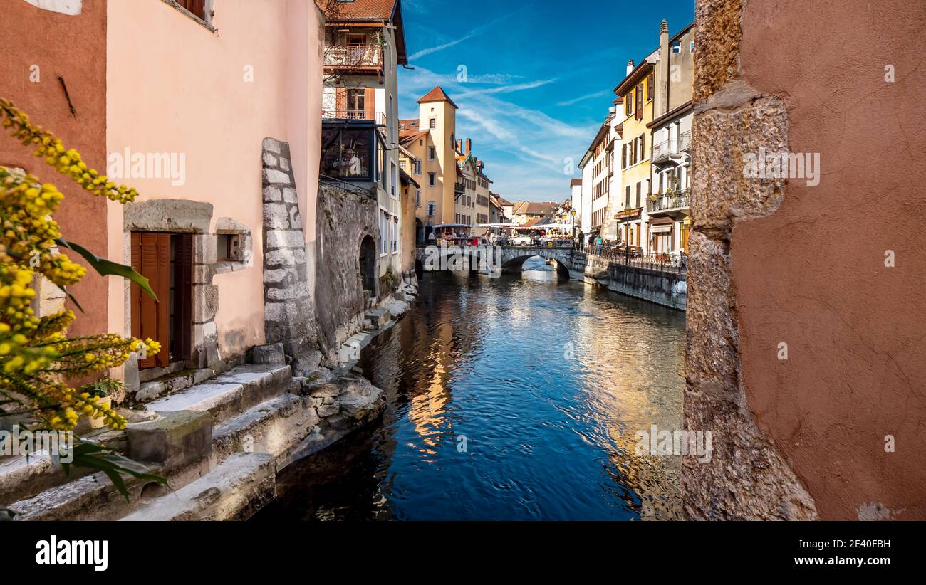 Annecy (Südostfrankreich): Der Fluss Thiou in der Altstadt Stockfoto