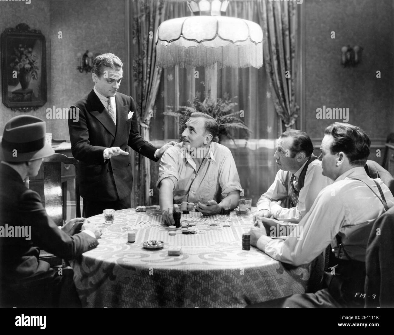 LESLIE FENTON JAMES CAGNEY DOUGLASS DUMBRILLE RAYMOND HATTON und RUSSELL HOPTON spielen Poker in LADY KILLER 1933 Regisseur ROY DEL RUTH Geschichte The Finger man von Rosalind Keating Shaffer Kostümdesign Orry-Kelly Warner Bros. Stockfoto