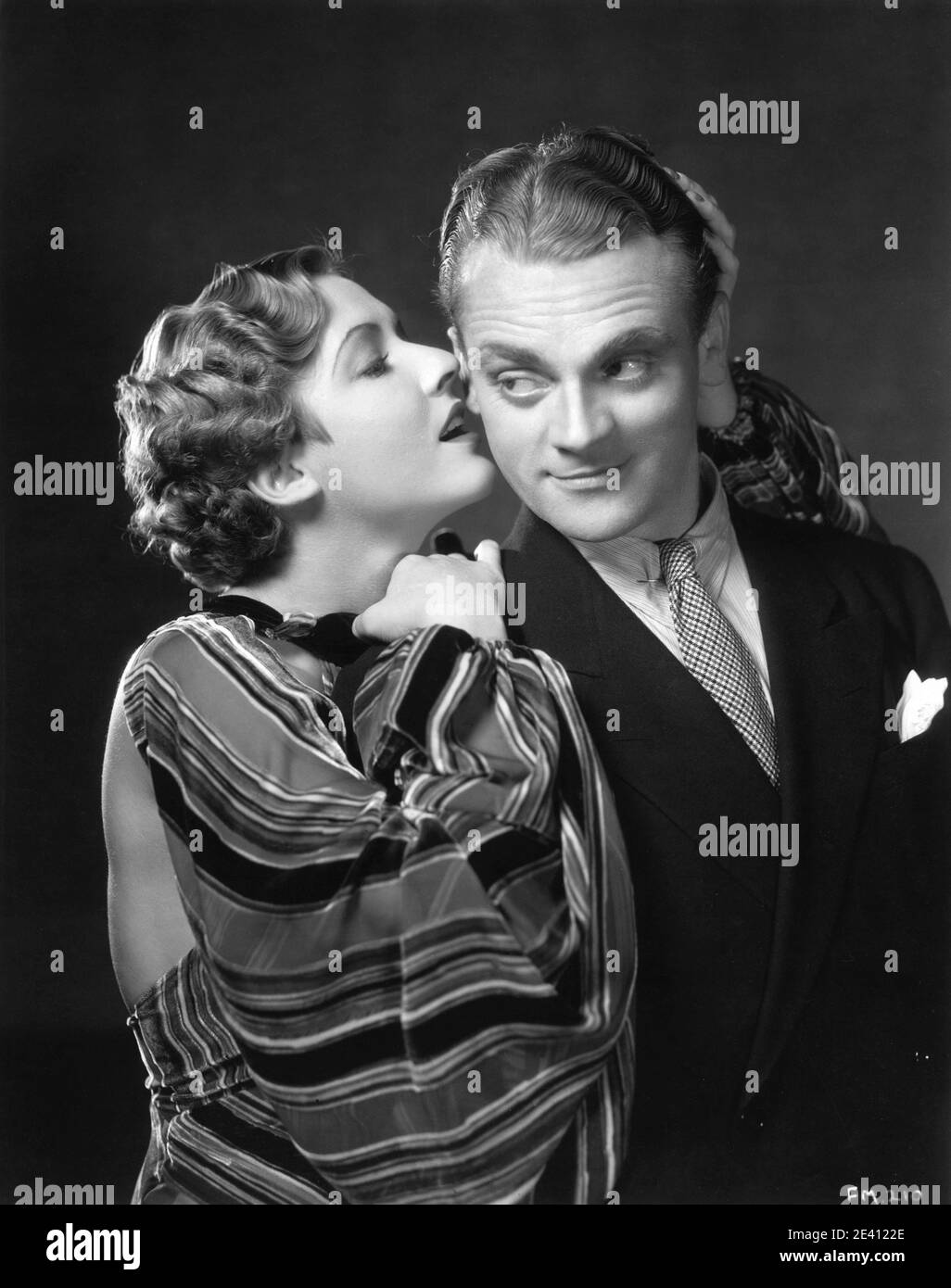 MAE CLARKE und JAMES CAGNEY posierten Werbeportrait für LADY KILLER 1933 Regisseur ROY DEL RUTH Story The Finger man von Rosalind Keating Shaffer Kostümdesign Orry-Kelly Warner Bros. Stockfoto