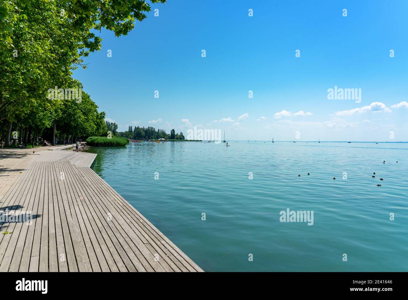 Promenade in Balatonfüred am plattensee mit Holzsee Stockfoto