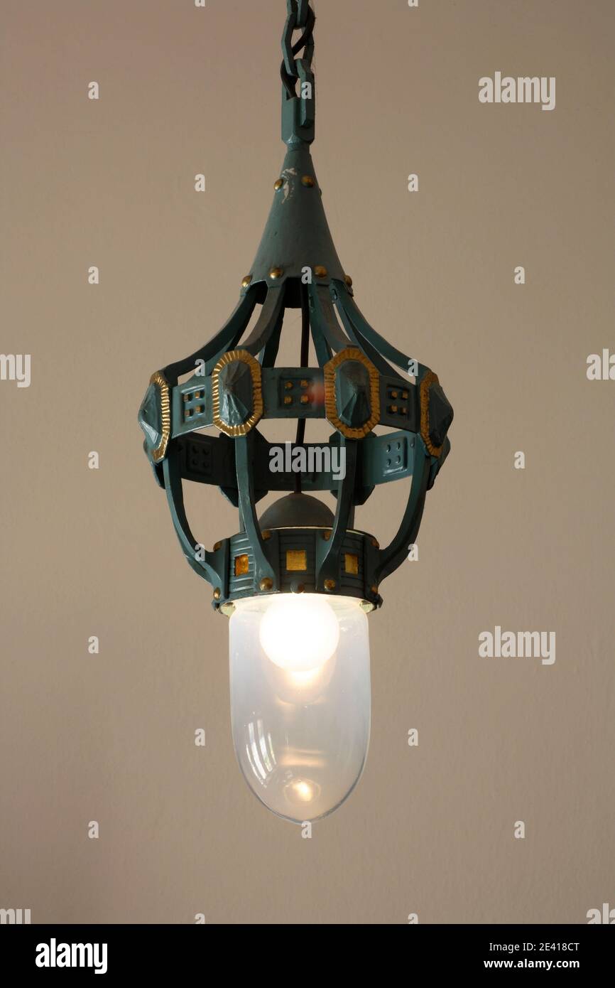 Lampe in der Sakristei Stockfoto