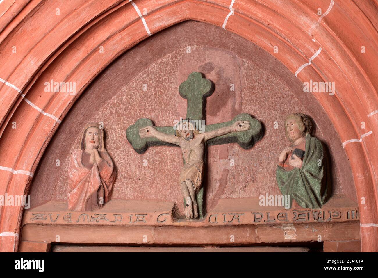 Tympanon in der Turmkapelle, spanische Kreuzungsgruppe Stockfoto