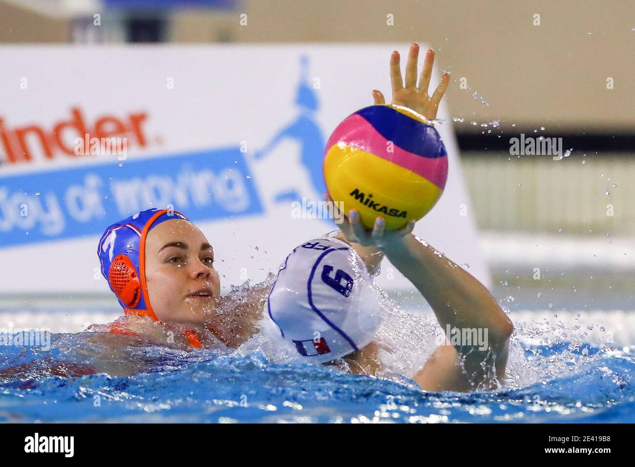 TRIEST, ITALIEN - JANUAR 21: Bente Rogge aus den Niederlanden, Geraldine Mahieu aus Frankreich während des Spiels zwischen Frankreich und den Niederlanden im Women's Wat Stockfoto