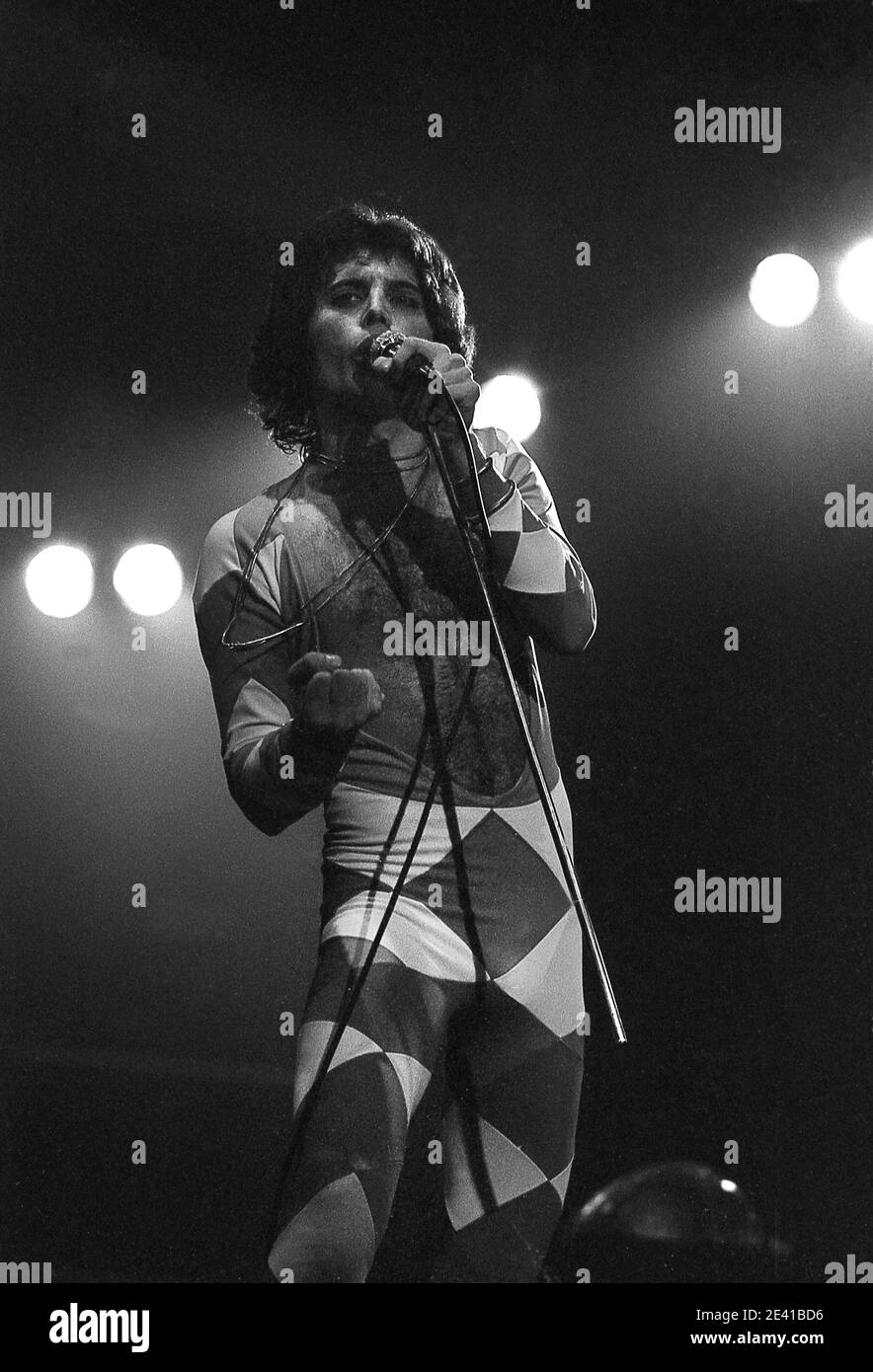 Freddie Mercury von Queen. British Rock Band.Llve Gig in Southampton Gaumont 26/5/1977. 'Summer Tour 77' Stockfoto