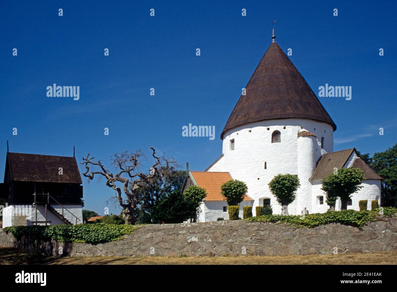 Rundkirche, festungsartige Wehrkirche aus 1150, Granit, drei Stockwerke