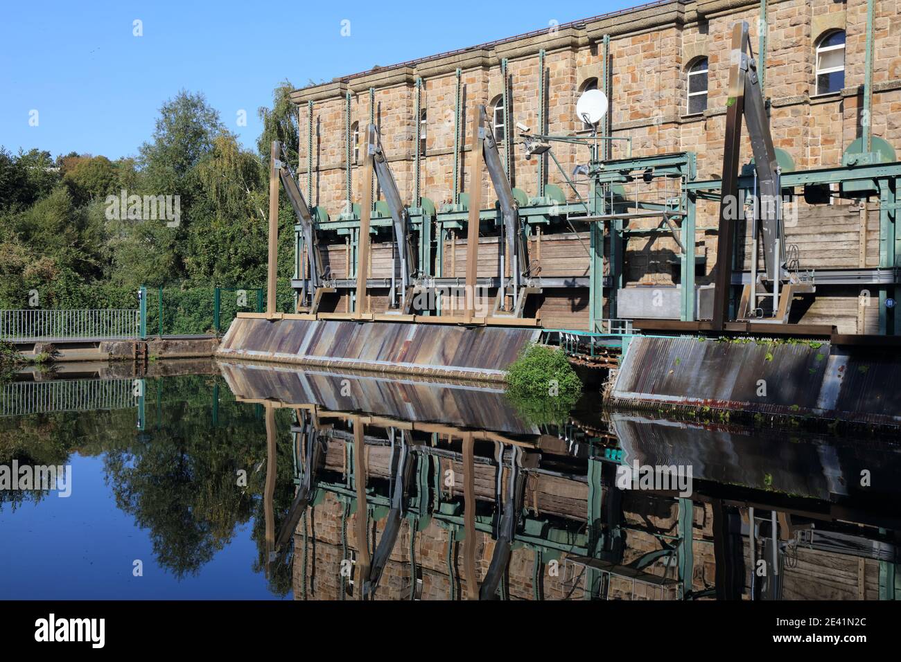 Mülheim an der Ruhr in Deutschland. Wasserkraftwerk an der Ruhr. Stockfoto