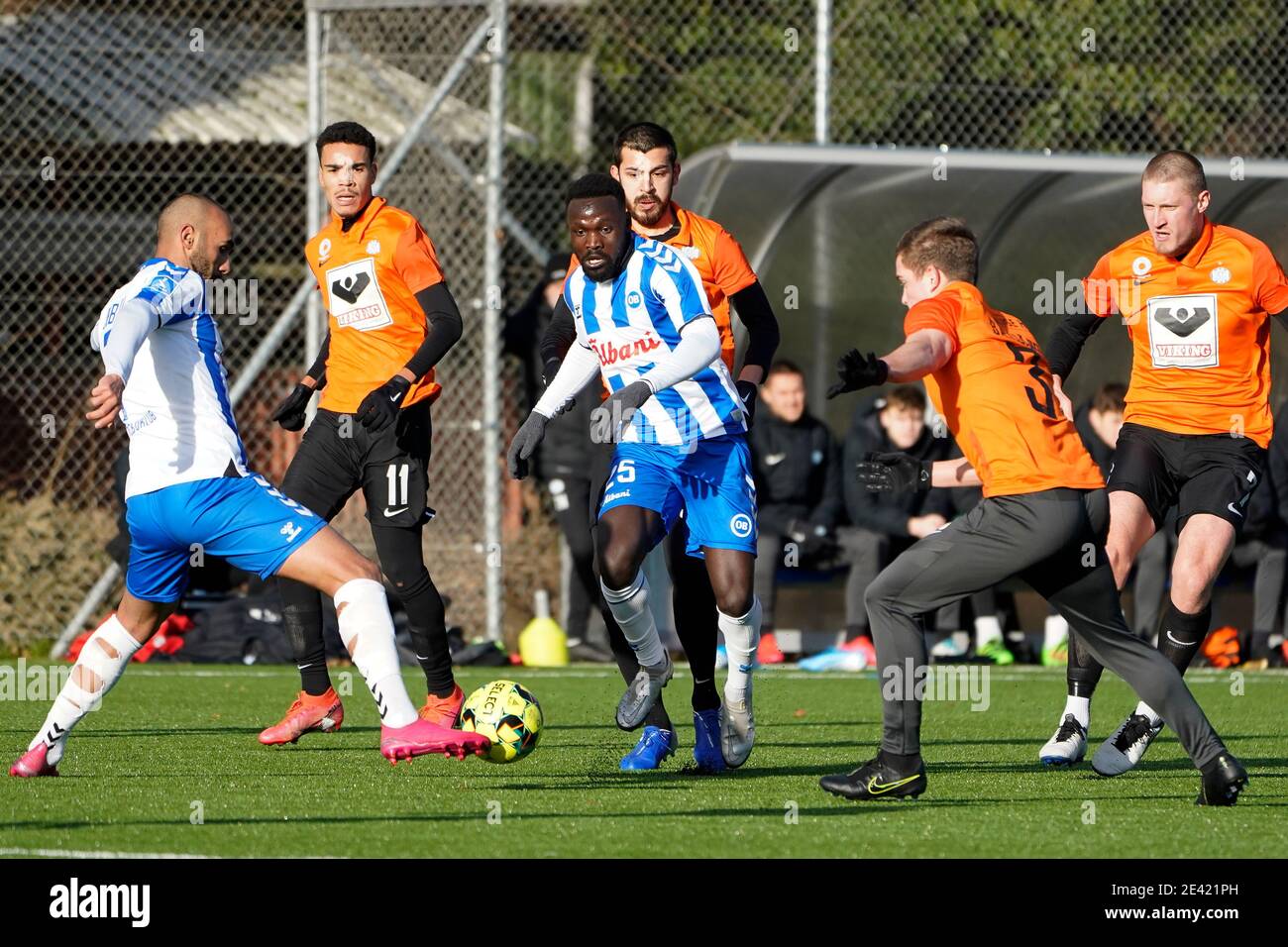 Odense, Dänemark. Januar 2021. Moses Opondo (25) von ob bei einem Testspiel zwischen Odense Boldklub und Esbjerg FB auf dem Trainingsgelände von Odense Boldklub in Odense. (Foto Kredit: Gonzales Foto/Alamy Live News Stockfoto