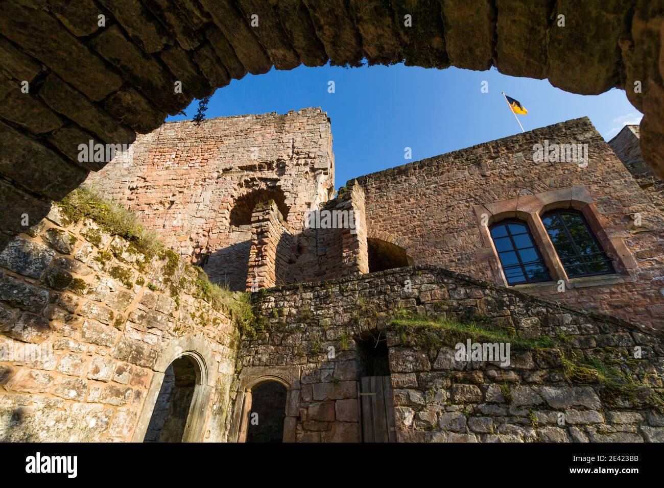 Schloss Nanstein bei Landstuhl im pfälzischen Deutschland im Norden Straße nach Santiago de Compostela Stockfoto