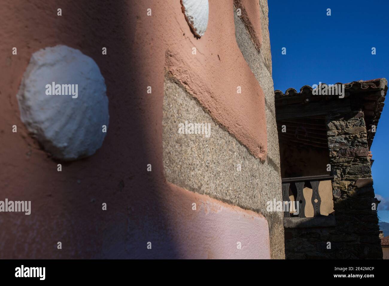 Haus der Muscheln von Granadilla Dorf. Mittelalterliche Stadt im Jahr 1965 evakuiert, wissen, dass rehabilitiert. Extremadura, Spanien Stockfoto