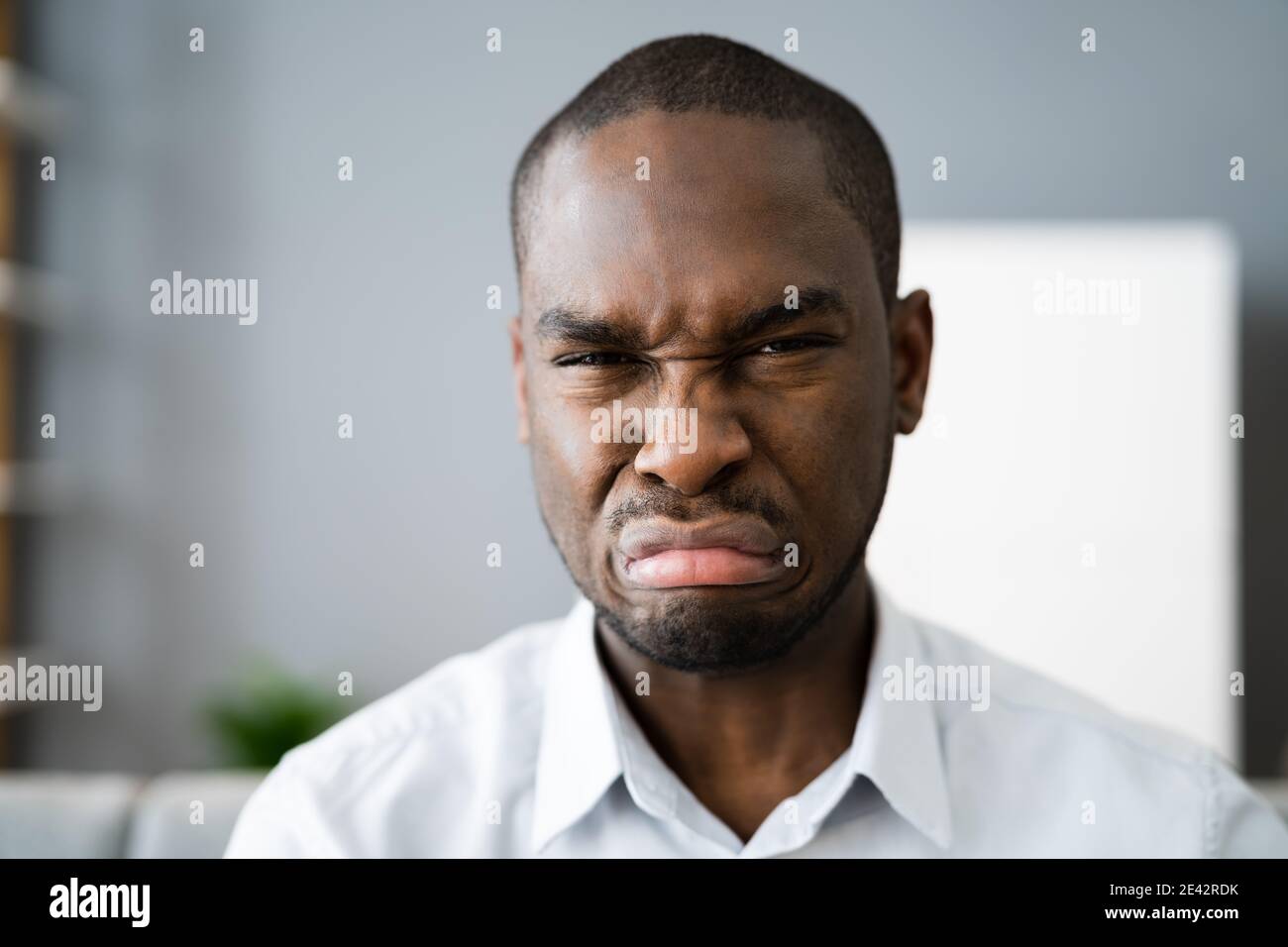 Traurig Frustriert Afroamerikanischen Mann. Unglückliches Gesicht Stockfoto