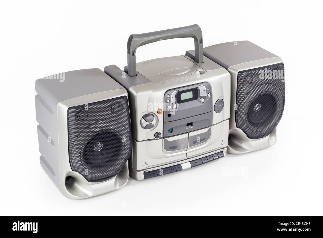 Großer Boom Box vintage tragbare Stereo-Radio, cd, Kassettenspieler und Recorder auf weiß. Stockfoto