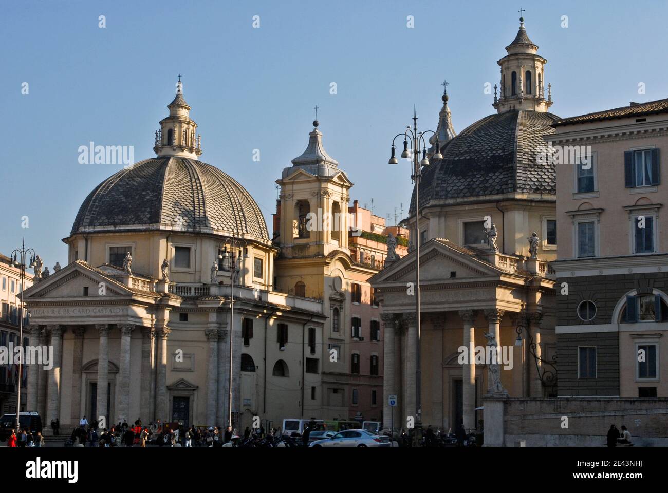 Kirche Santa Maria del Popolo, Piazza del Popolo ("Volksplatz"), Rom, Italien Stockfoto