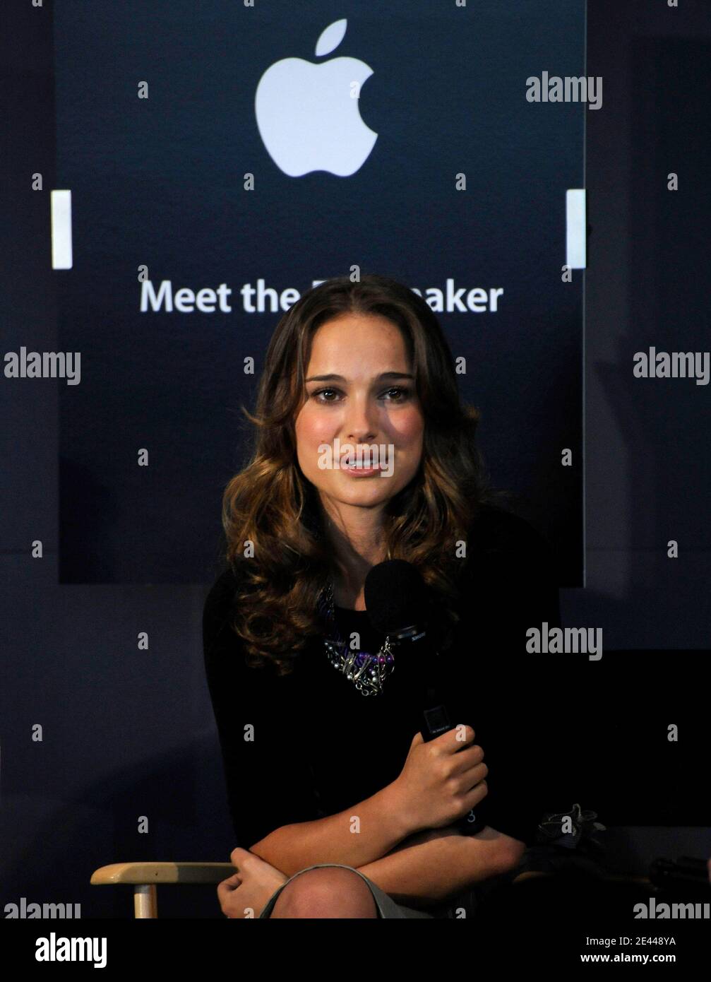 Natalie Portman spricht über ihr neues Webprojekt MakingOf, eine Website, die die Art und Weise verändern wird, wie Menschen Unterhaltung sehen, am Freitag, den 24. April 2009 im SOHO Apple Store in New york City, NY, USA. Foto von Graylock/ABACAPRESS.COM Stockfoto