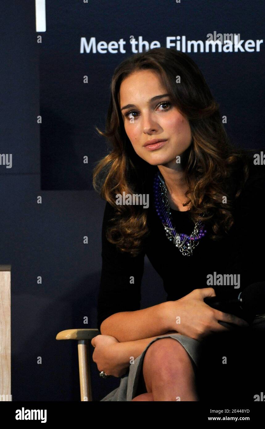 Natalie Portman spricht über ihr neues Webprojekt MakingOf, eine Website, die die Art und Weise verändern wird, wie Menschen Unterhaltung sehen, am Freitag, den 24. April 2009 im SOHO Apple Store in New york City, NY, USA. Foto von Graylock/ABACAPRESS.COM Stockfoto