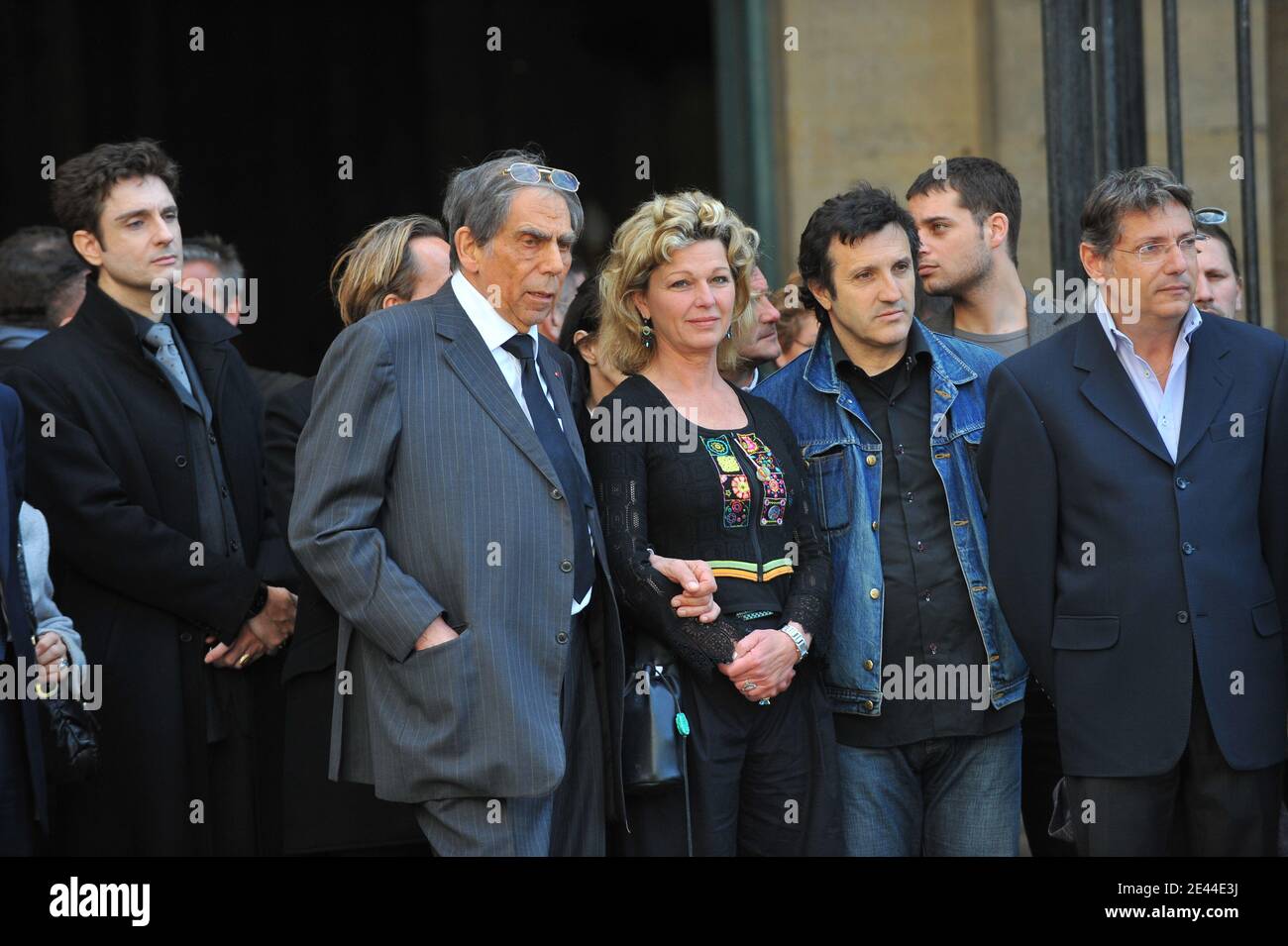Le docteur Pierre Huth, Jeane Manson et Michel La Rose assistent aux obseques de Macha Beranger en l'eglise Saint Eustache a Paris, France le 30 Avril 2009. Foto von Mousse/Gorassini/ABACAPRESS.COM Stockfoto