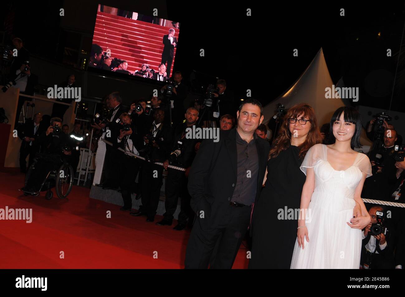 Mapa De Los Sonidos De Tokio Fotos Und In Hoher L R Sergi Lopez Regisseurin Isabel Coixet Und Rinko Kikuchi Bei Der Vorfuhrung Von Map Of The Sounds Of Tokyo Wahrend Der 62 Von Cannes Im Palais Des Festivals In Cannes Frankreich Am 23 Mai 2009 Foto Von Nebinger 2e45b86 
