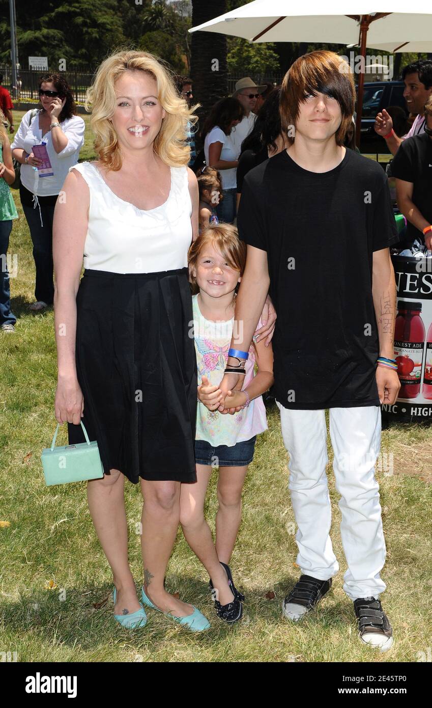 Virginia Madsen kommt am "A Time for Heroes" Celebrity Carnival zugunsten der Elizabeth Glaser Pediatric AIDS Foundation an, der am 7. Juni 2009 im Wadsworth Theatre in Westwood, Los Angeles, CA, USA, stattfand. Foto von Lionel Hahn/ABACAPRESS.COM Stockfoto