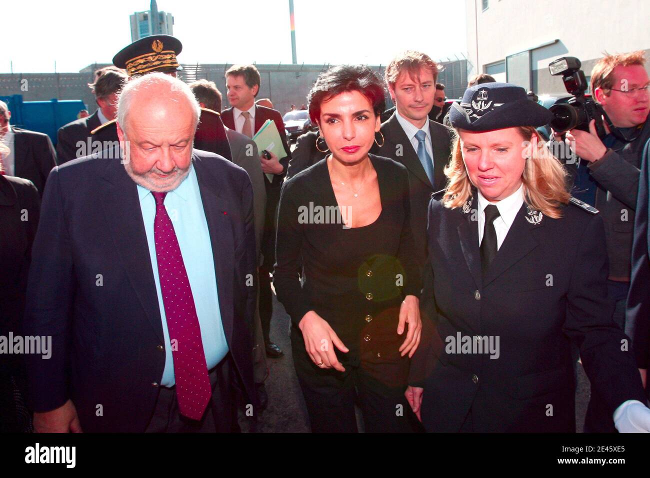 Rachida Dati, Garde des Sceaux, Ministre de la Justice Incure, en Presence de Andre Rossinot depute Maire de Nancy et Laurent Henart depute UMP, le Centre penitentiaire Nancy-Maxeville, Meurthe et Moselle, France, le 9 Juin, 2009. Foto Mathieu Cugnot/ABACAPRESS.COM Stockfoto