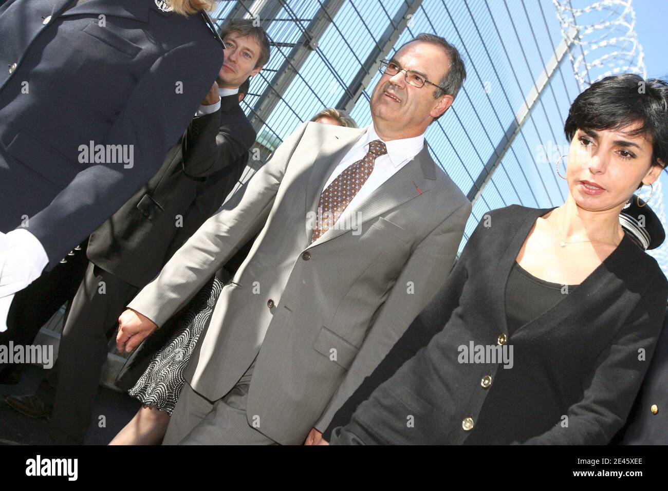 Rachida Dati, Garde des Sceaux, Ministre de la Justice Incure, en Presence Henri Begorre et de Laurent Henart depute UMP, le Centre penitentiaire Nancy-Maxeville, Meurthe et Moselle, Frankreich, le 9 Juin, 2009. Foto Mathieu Cugnot/ABACAPRESS.COM Stockfoto